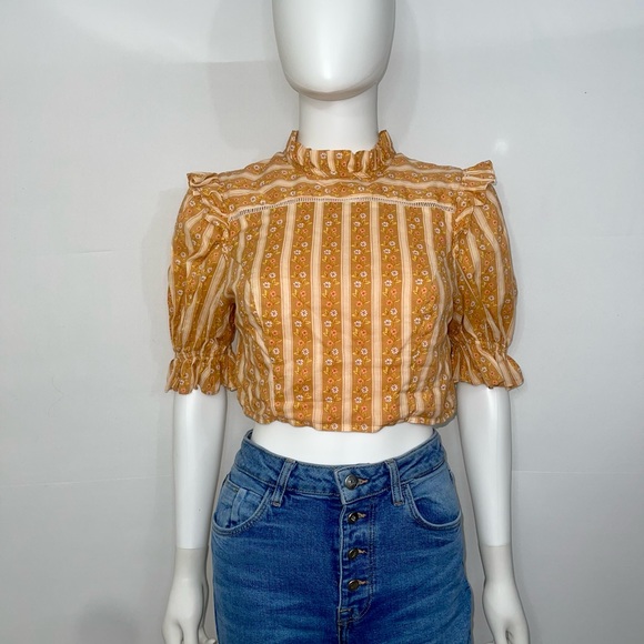 Urban Outfitters ruffle crop top - Picture 2 of 8
